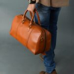 Premium Genuine Leather Duffel Bag for Men & Women – Spacious Travel Bag with Adjustable Shoulder Strap & Zipper Pocket